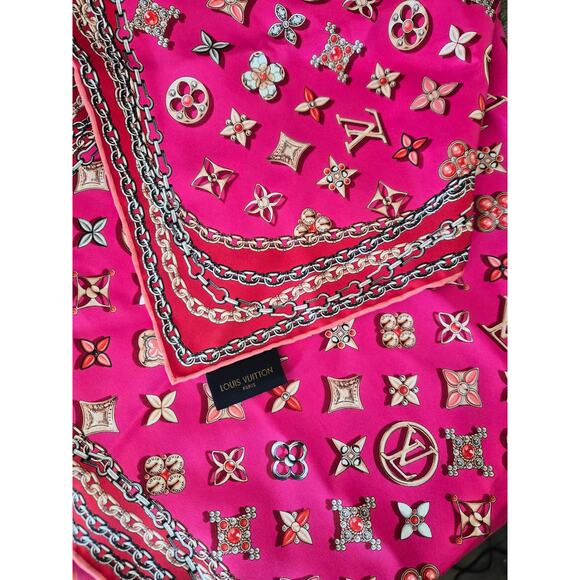 Louis Vuitton Pink Glam Monogram & Chain Print Silk Scarf – Excellent Condition - Picture 4 of 6